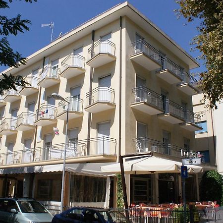 Hotel Londra Rimini Exterior photo